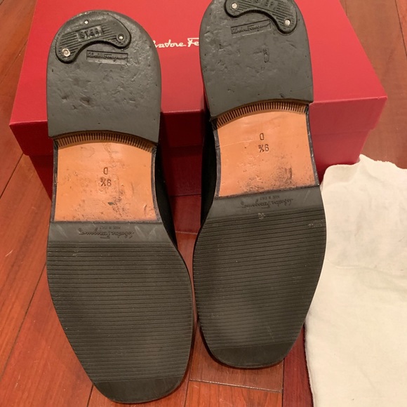 Men’s 9.5D Salvatore Ferragamo shoes - Picture 2 of 5